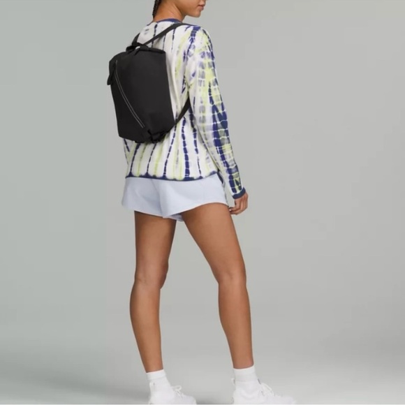 lululemon athletica Handbags - Lululemon Stylish fast track Black 2.0 Bag